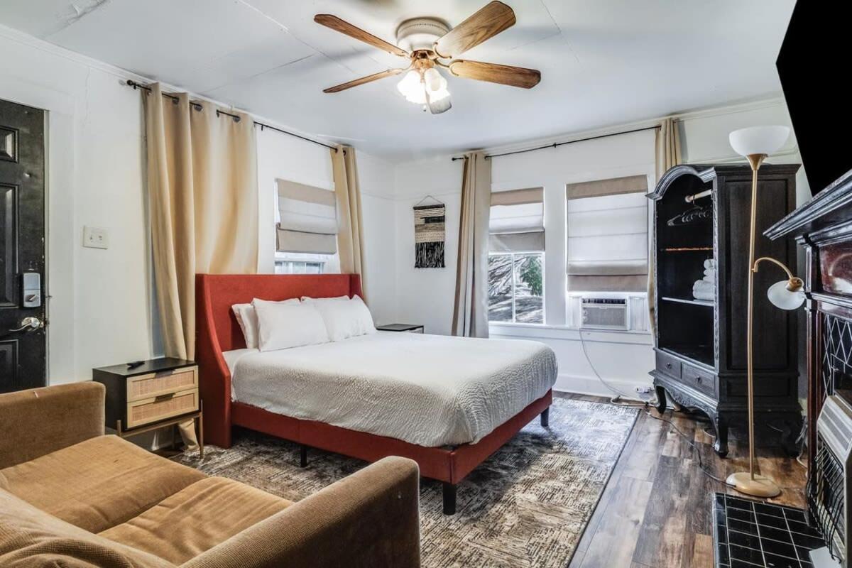 Lafayette At Your Doorstep, Private Rm Buitenkant foto